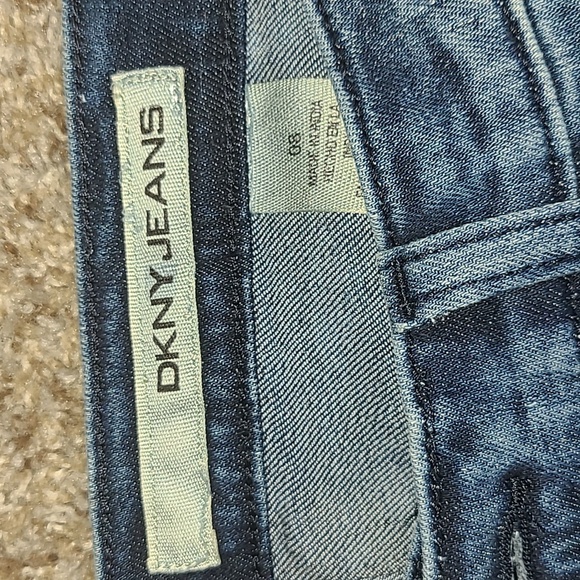 DKNY Medium Wash Jeans Classic Style - Picture 2 of 8